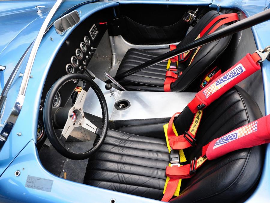  Shelby Cobra Competition Roadster 1964 года  (фото 9 из 13)